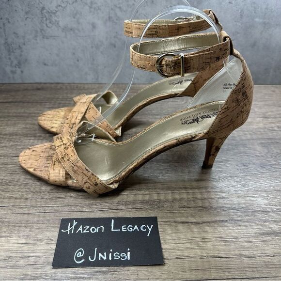 Coach And Four~Women’s~Tan Cork Short Heel Sandals Criss-Cross Strappy~Size 11 - Picture 1 of 8